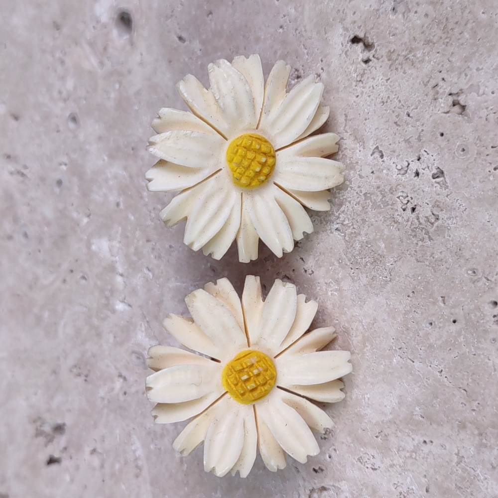 Vintage Carved Celluloid Daisy Earrings